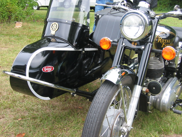 Royal Enfield Bullet 500 w/sidecar